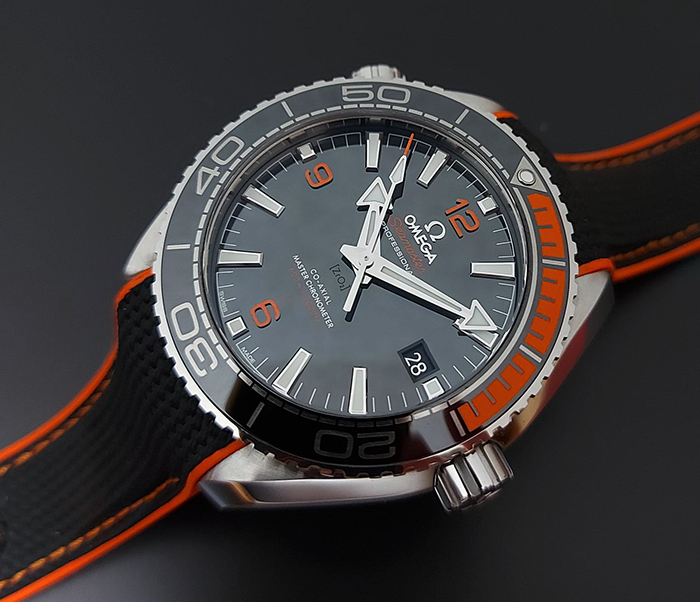 Omega Planet Ocean 600M Co-Axial Master Chronometer Ref. 215.32.44.21.01.001